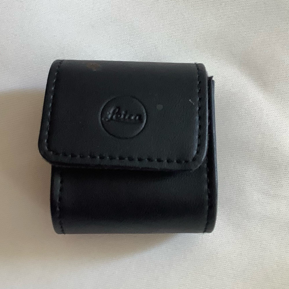 Leica evf 2 Electronic Viewfinder with case